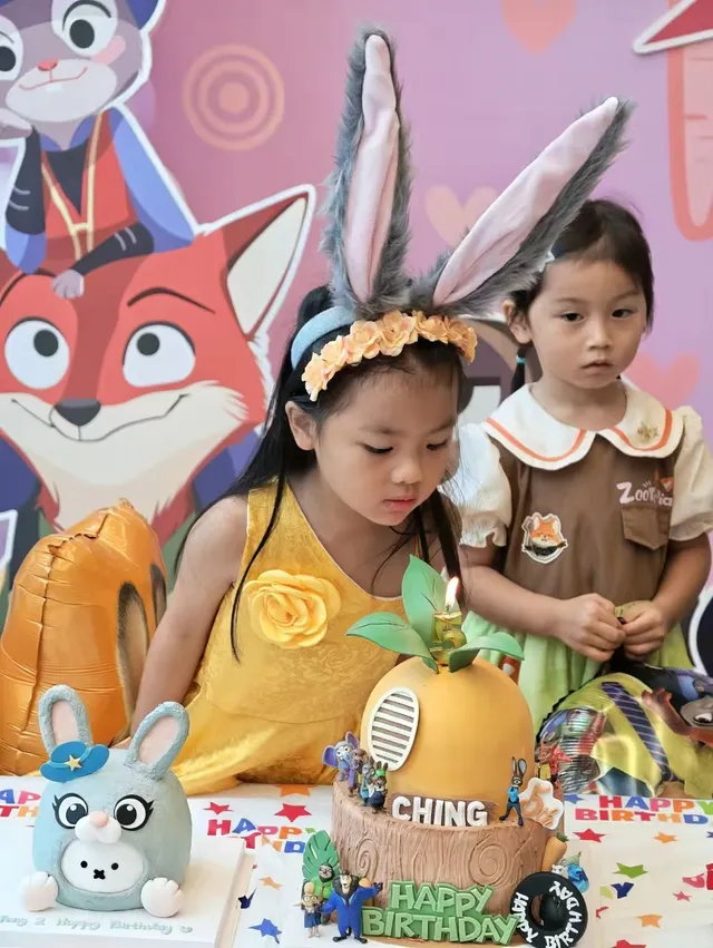 Birthday cake table at Kidstation